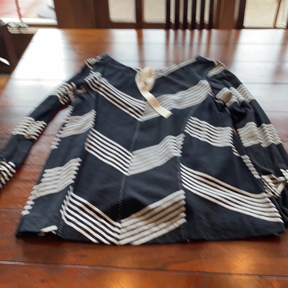 Sample top - Picture 2 of 2